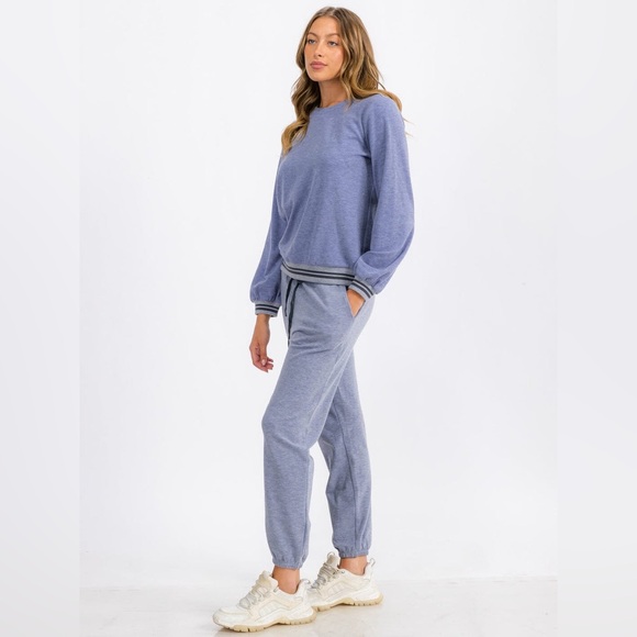 SALE! 030. WOMEN'S ELASTIC WAIST FRONT POCKET ANIMAL PRINT DETAILED SWEATPANTS - Picture 4 of 5